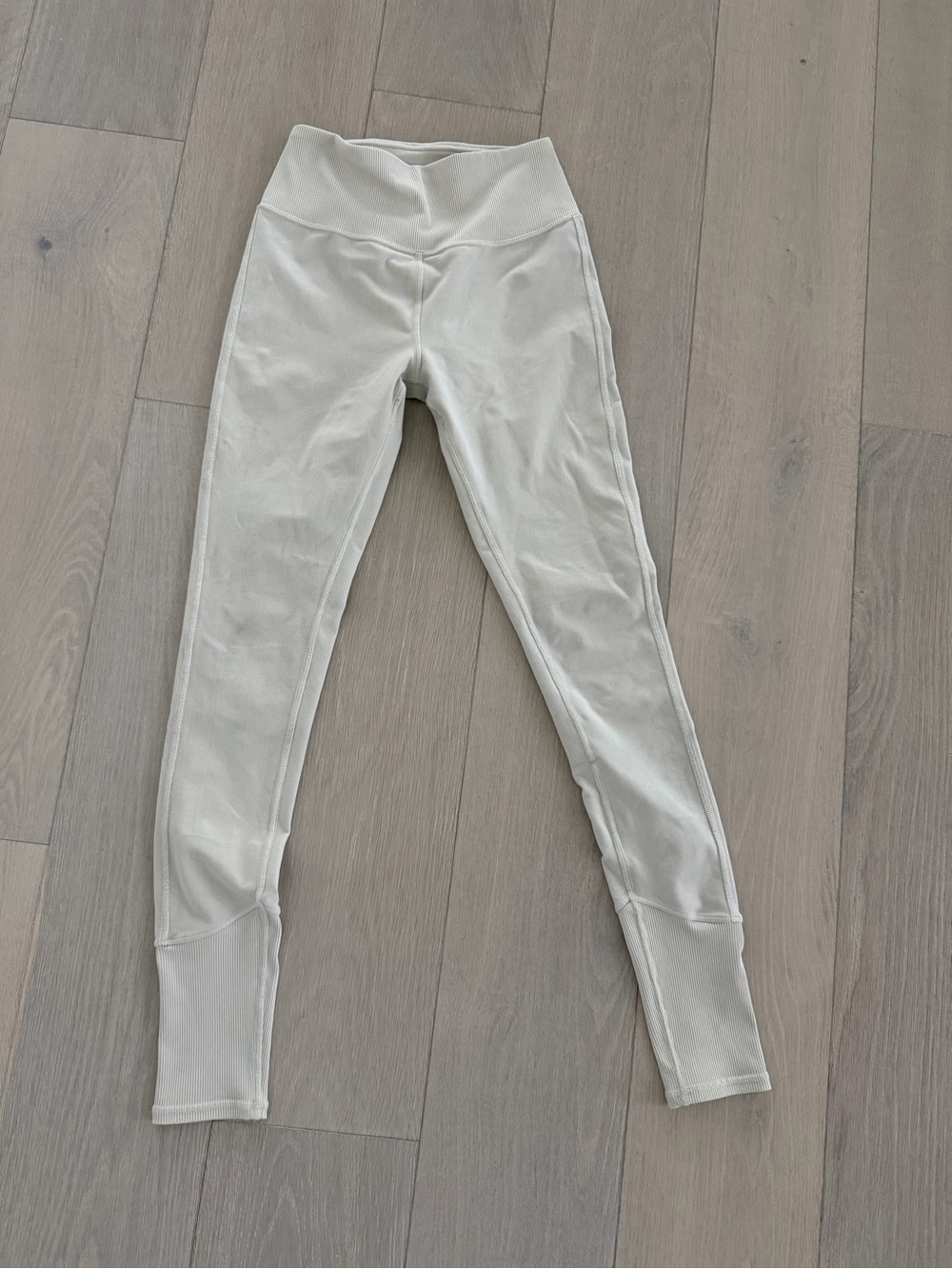 ALO Yoga Cream High-Rise Leggings
